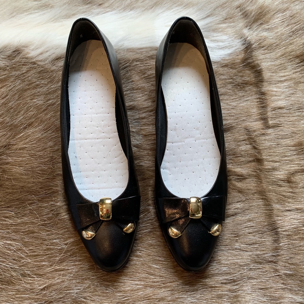 SELBY shoes natural leather with bow gold details